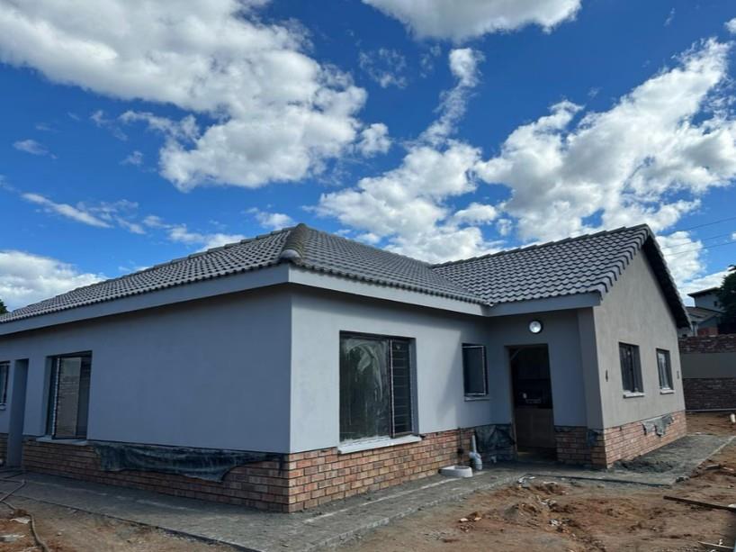 3 Bedroom Property for Sale in Waterval East North West